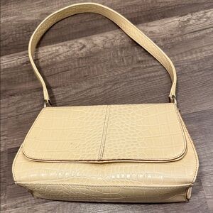 Liz Claiborne Elegant Cream Crocodile-Embossed Shoulder Bag